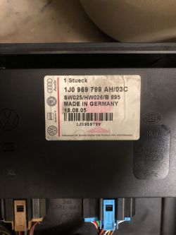 Porównanie i schematy modułów komfortu Passat B5 - jakie są różnice?