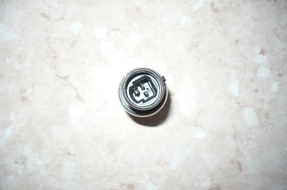 Czujnik ciśnienia cieczy 5V/12V z wyjściem 0-5V dla 2-4 bar, tani model?