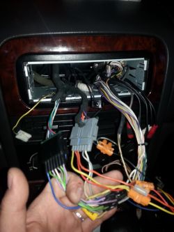 Jeep Grand Cherokee (1999 - 2000) - How to connect another radio?