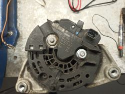 Podłączenie na stole alternatora b1+ b2+ kostka 2 pin