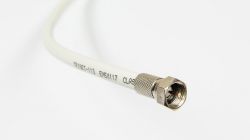 Jak podłączyć antenę i wzmacniacz do zestawu DVB-T?