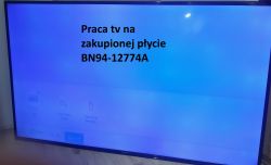 Ekran telewizora Samsung z jasnym, mlecznym obrazem i niebieskim zabarwieniem