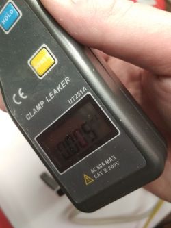 Minitest: UNI-T UT251A, miernik cęgowy do pomiaru małych prądów AC