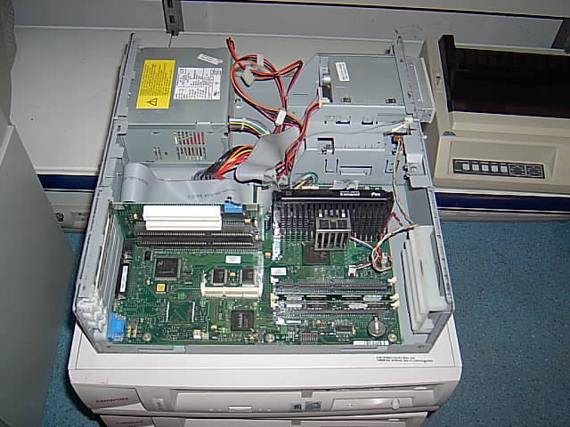 Wycena starego komputera jako serwer: Pentium II, 64MB RAM, 8GB HDD