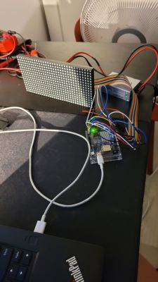 How to connect a 32x16 LED matrix to an ESP32? The matrix does not light up, despite trying with two