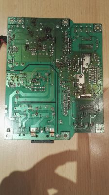 Samsung 940MW - po włączeniu podświetlenie matrycy gaśnie po3-4 sekundach