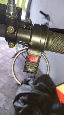 Hulajnoga elektryczna bili coco jechała 50 km/h a teraz jedzie 30 km/h