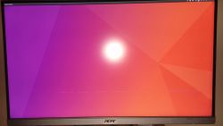 ACER 277HK - co ok. 30-60 min ekran zanika i ponownie się wyświetla.