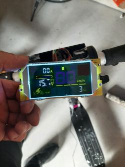 Wymiana panelu sterowania w hulajnodze elektrycznej - brak reakcji na manetki, światła