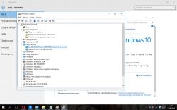 Zrzut ekranu menedżera urządzeń w systemie Windows 10 z widocznymi kartami sieciowymi.