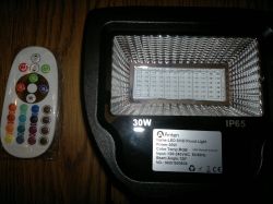 Naświetlacz LED RGB 30W-50w brak regulacji jasności świecenia Naświetlacz LED RGB 30W-50w brak regulacji jasności świecenia