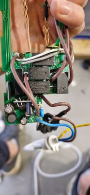 Szukam schematu listwy zasilającej na wifi HAMA - spalone komponenty