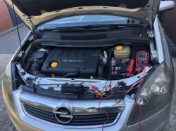 Opel Zafira b 1.8 140km - Rozładuje akumulator zamyka klapę bagażnika