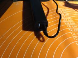 Recenzja latarki z funkcją powerbanku z Biedronki - użytkowanie i funkcje