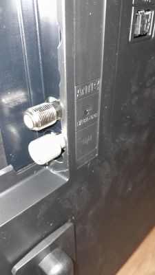 Podłączenie telewizora Samsung Q60c do nieoznaczonego gniazda antenowego