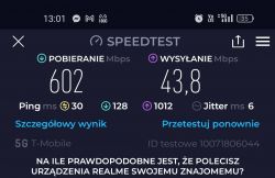 Zrzut ekranu testu prędkości internetu z wynikiem pobierania 602 Mbps i wysyłania 43,8 Mbps.
