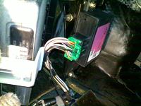 Jak podłączyć zdalne otwieranie klapy w Ford Mondeo MK2 97'?