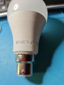 £1 Wnętrza inteligentnych żarówek: IKEA Tradfri LED2003G1, Ener-J SHA5262, niemarkowy PIR, Yi