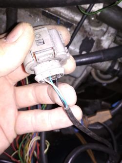 Audi A6 C5 2.8 V6 - Brak zasilania czujnika G28, silnik nie odpala