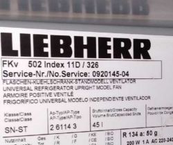Jak potwierdzić brak czynnika w szafie chłodniczej Liebherr FKv 502?