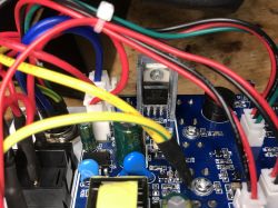 Budżetowa stacja lutownicza JCD 8908 2 in 1 (groty + hot air) za 200 zł, wylut VGA HDMI itd