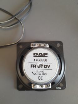 Jak podłączyć głośnik 2x4ohm z dwiema wtyczkami do kolumny i radia - porady potrzebne