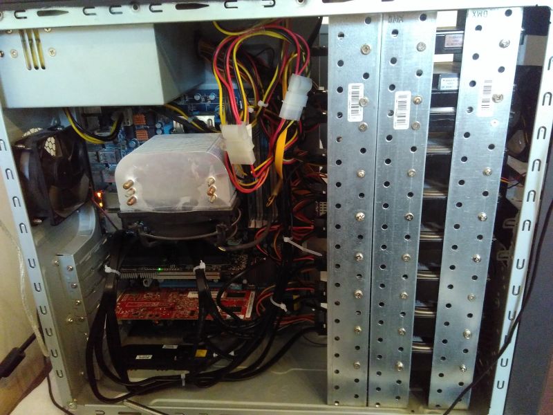 Mixing Different HDD Brands in RAID6 for Reliability: Pros and Cons?