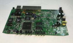 Wnętrze starego routera ISDN/DSL DI-304. Wspominamy Internet lat 2000