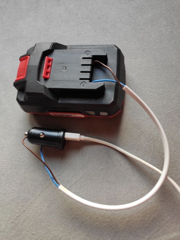 Black + Decker, akumulator do elektronarzędzi i powerbank w jednym