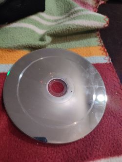 Wymiana czy utylizacja zniszczonej płyty z gry do Playstation 4?