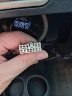 Sterowanie z kierownicy - podpięcie sterowania z kierownicy Yaris Sterowanie z kierownicy - podpięcie sterowania z kierownicy Yaris