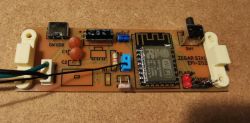 Leiterplatte mit ESP8266 WiFi-Modul Leiterplatte mit elektronischen Komponenten, einschließlich ESP8266 WiFi-Modul.