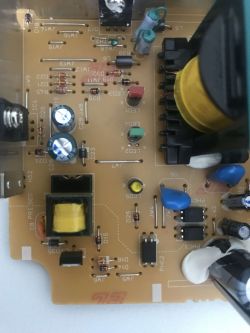 Ładowarka MAKITA DC18RA T 230V - identyfikacja elementów Ładowarka MAKITA DC18RA T 230V - identyfikacja elementów