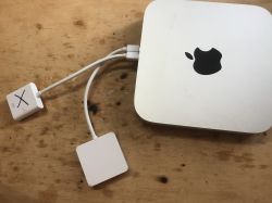 Wnętrze trzech różnych przejściówek Mini Display Port na VGA Wnętrze trzech różnych przejściówek Mini Display Port na VGA