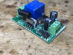 Zestaw RF pilot "włącznik" na baterie i przekaźnik do schowania w puszce (niby WiFi?)