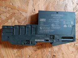 Moduł Siemens Simatic DP z oznaczeniami i kodem produktu.