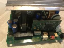 Resetowanie do ustawień fabrycznych falownika Lenze Vector 8200 zablokowanego hasłem