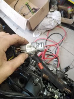 Kawasaki KLR 650 z 1997 roku - pokopana elektryka Kawasaki KLR 650 z 1997 roku - pokopana elektryka