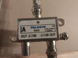 Splitter antenowy Televes BSS2 z dwoma wyjściami i jednym wejściem