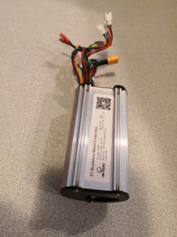 Hulajnoga elektryczna nie pokazuje na wyświetlaczu szybkości, dystansu