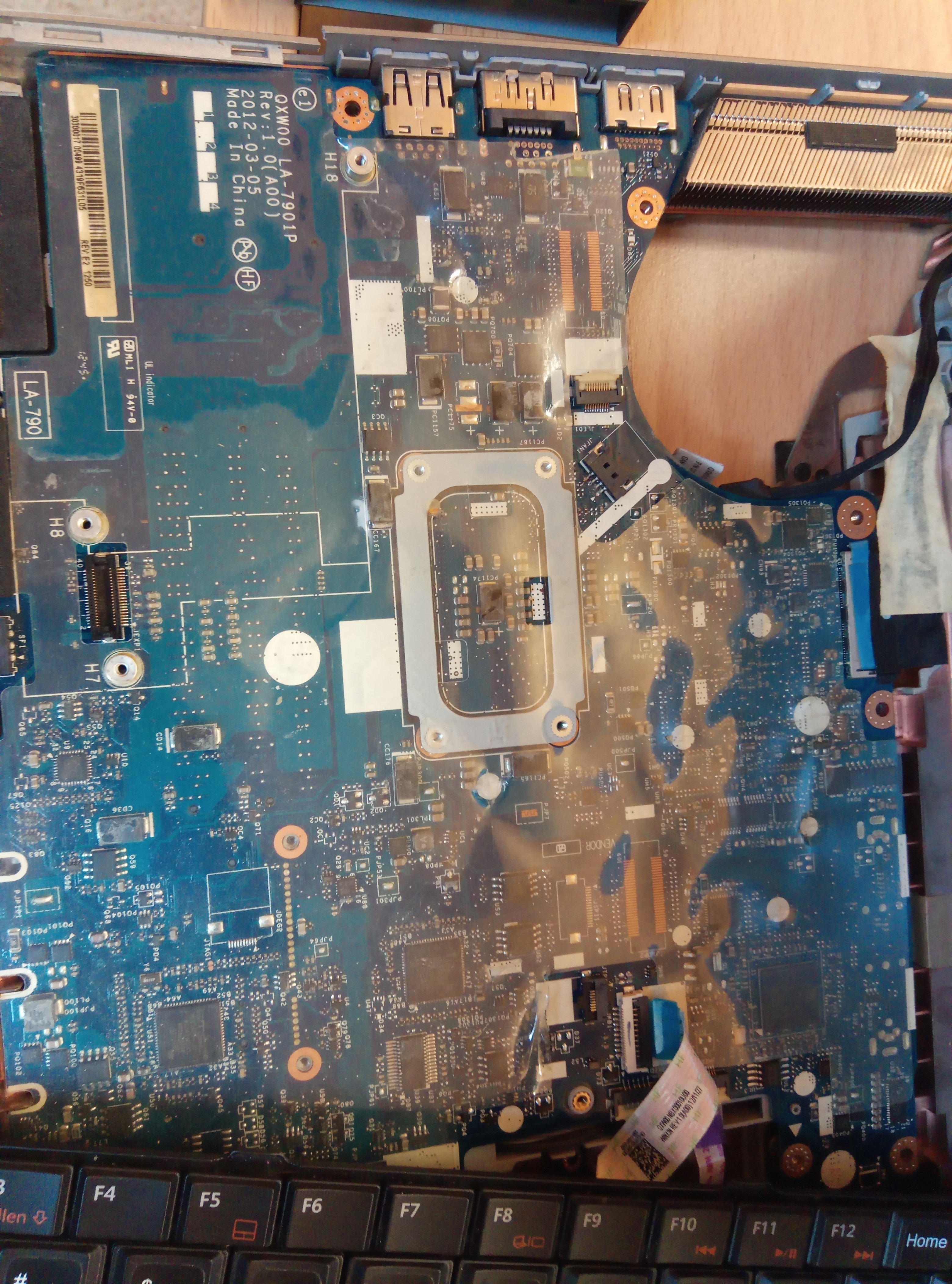 [Rozwiązano] Dell E5340 - Wentylator CPU nie działa po wymianie ...