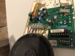 Jak podłączyć Cyfral Smart-5P zamiast SKS HT4500-2 w Niemczech?