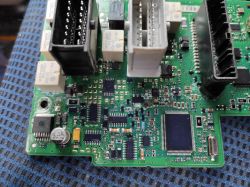 Renault Trafic 2007 - Nie działa szyba kierowcy. Kierunkowskazy szybko mrugają.