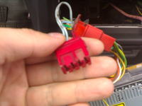 Jak podłączyć głośniki których wcale nie ma??