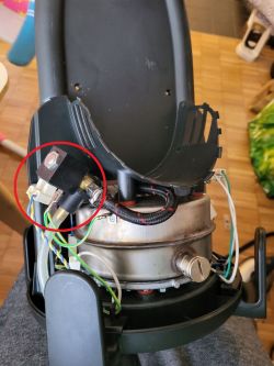 Żelazko Laurastar Lift Model 525 - pompa się nie załącza