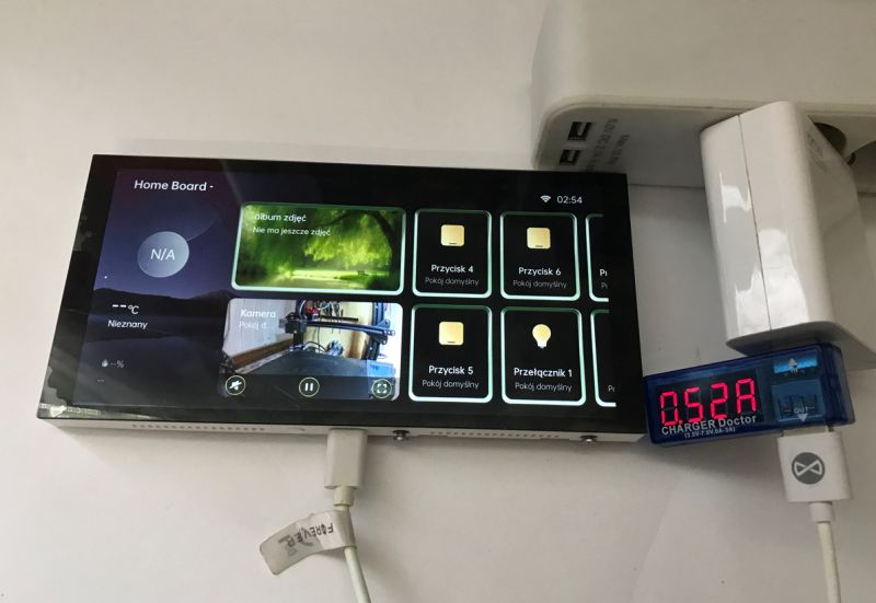 Aqara Panel Hub S1 Plus – Smart Control Panel Aqara Panel Hub S1 Plus front view, a smart panel with a large 6.9-inch touchscreen placed on a white background.