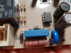 Beko DIN1530N - Identyfikacja układu na płytce modułu sterowania
