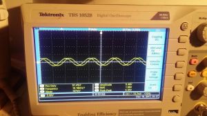 Nieprawidłowe napięcia i częstotliwości w generatorze HP8111A - jak naprawić?