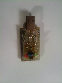 Napięcie ładowania MCP73831T-2ATI/OT nie osiąga 4,20V, jak to poprawić?