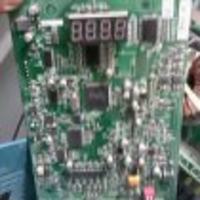 Odczyt symbolu scalaka SMD U12 na falowniku E 1000-0022T3 EURA